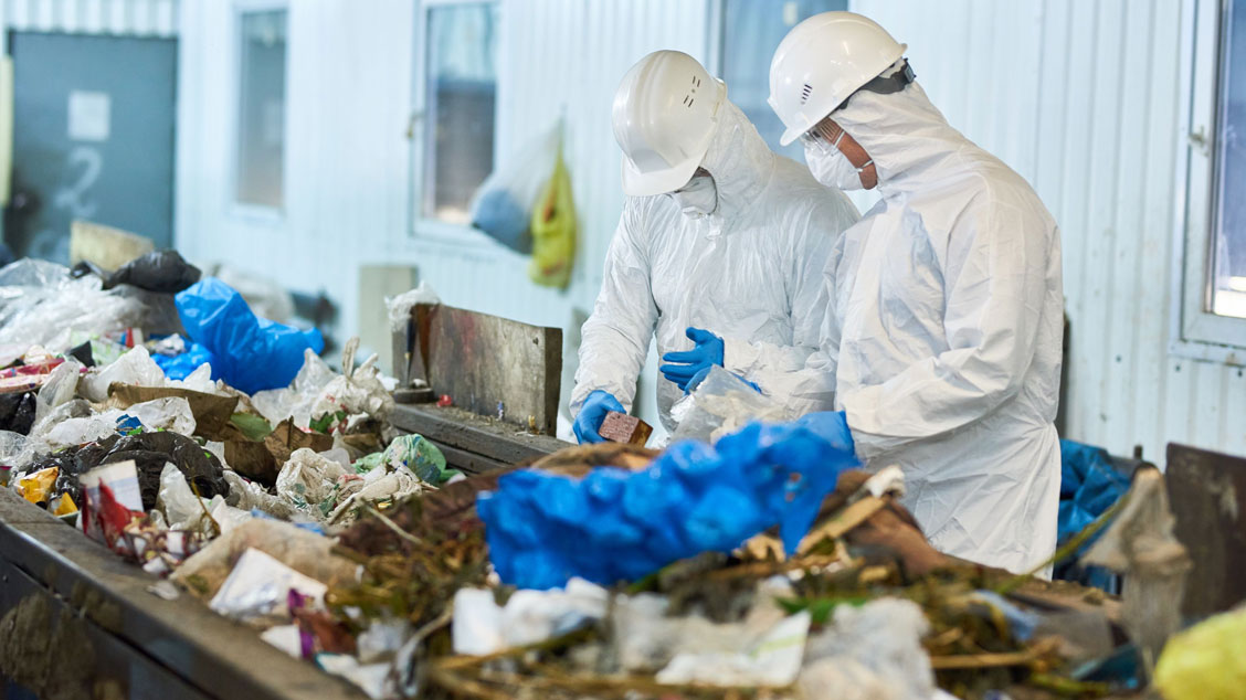 Oilfield Chemicals -Anti-Clay Clumping Chemical, Demulsifiers, and Heavy Duty Wax and Tar Remover for Wells